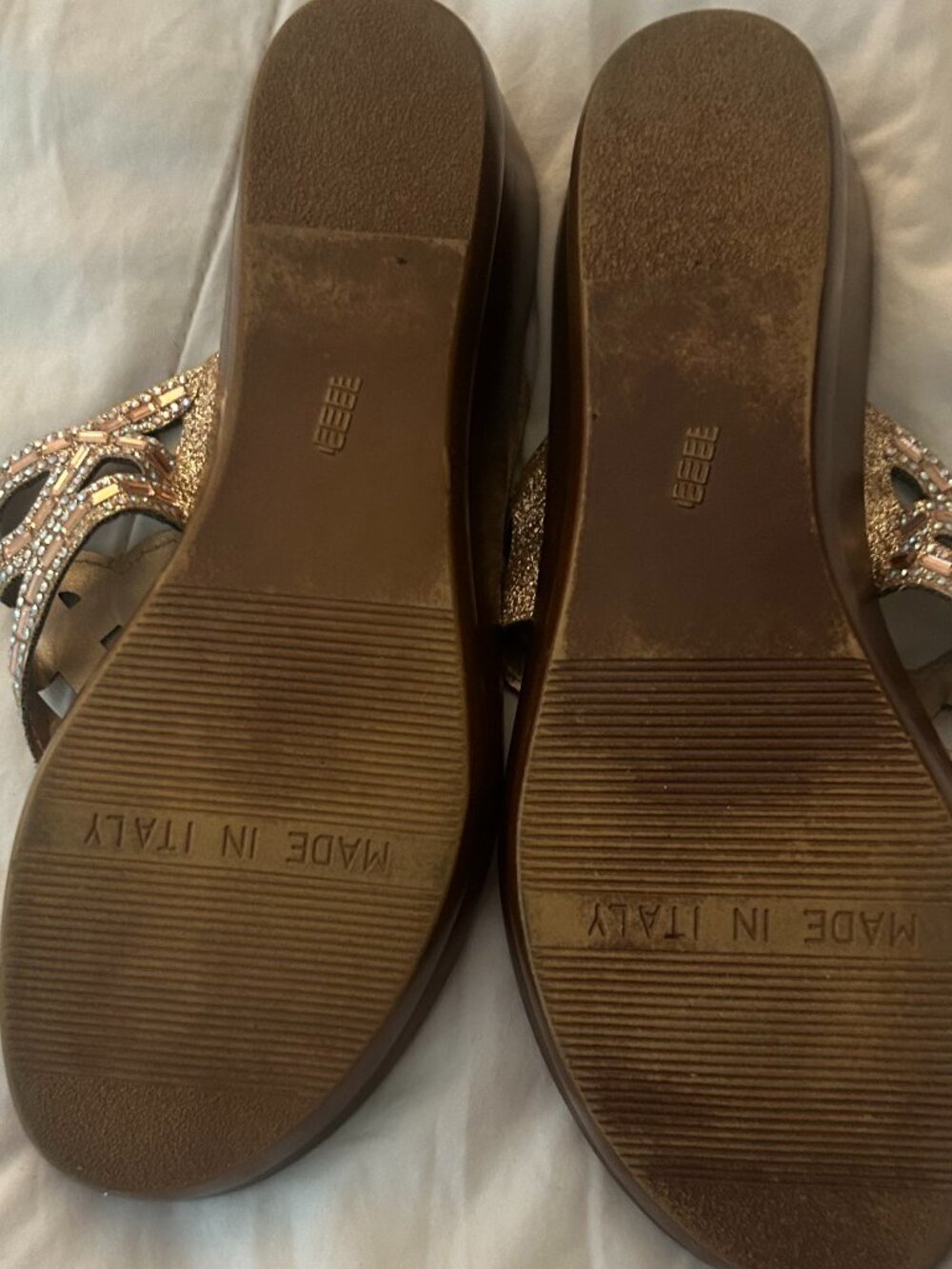 GOLD METALLIC SANDALS - Picture 3 of 6